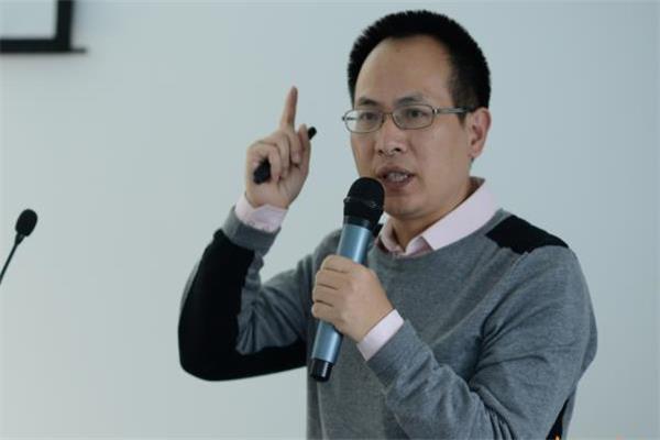 齊家網(wǎng)創(chuàng)始人  鄧華金.jpg