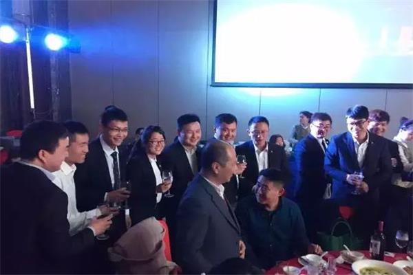 圣象一家親，感謝圣象人.jpg
