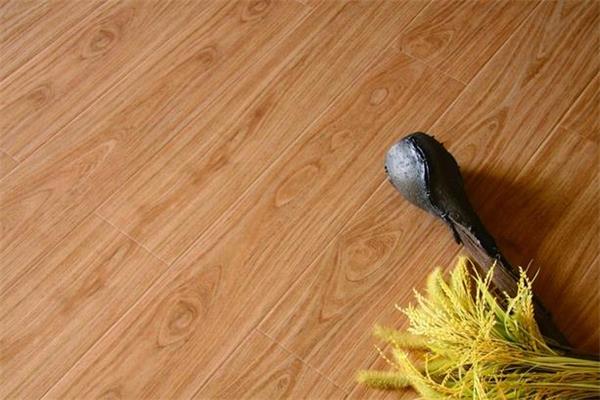 地板企業(yè)需注重線下線下協(xié)調(diào).jpg